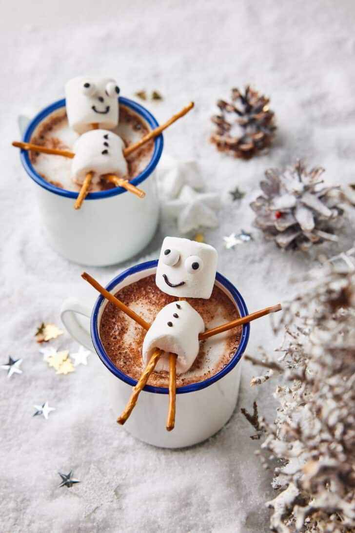 Marshmallow men with hot chocolate