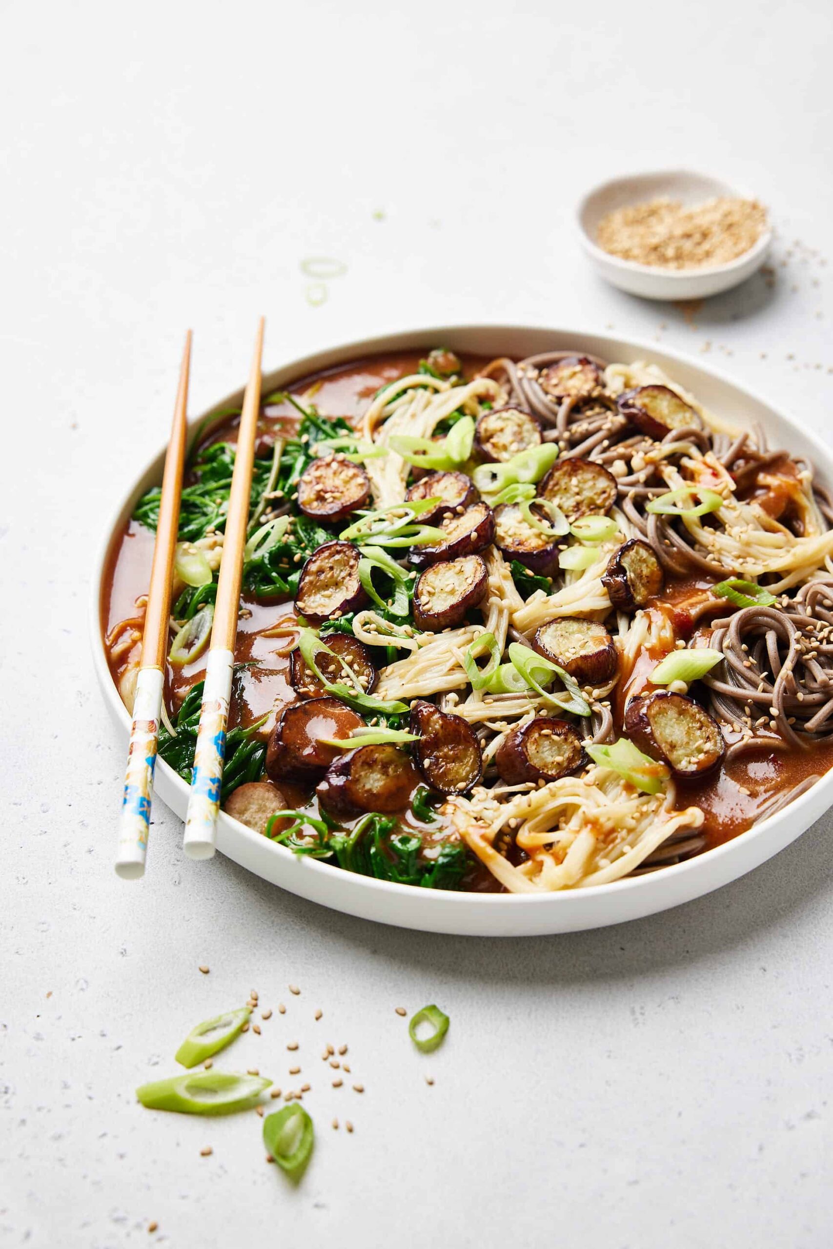 Noodles with purslane and eggplant