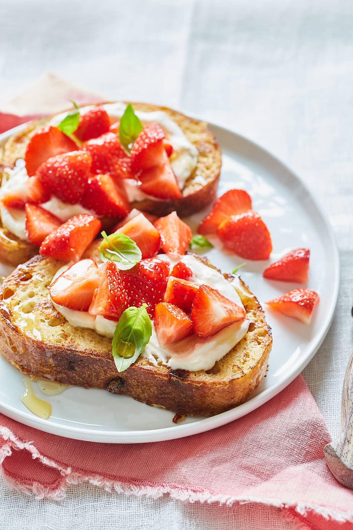 French toast with strawberries