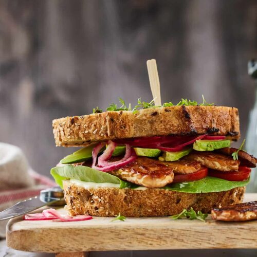 Tempeh sandwich with avocado
