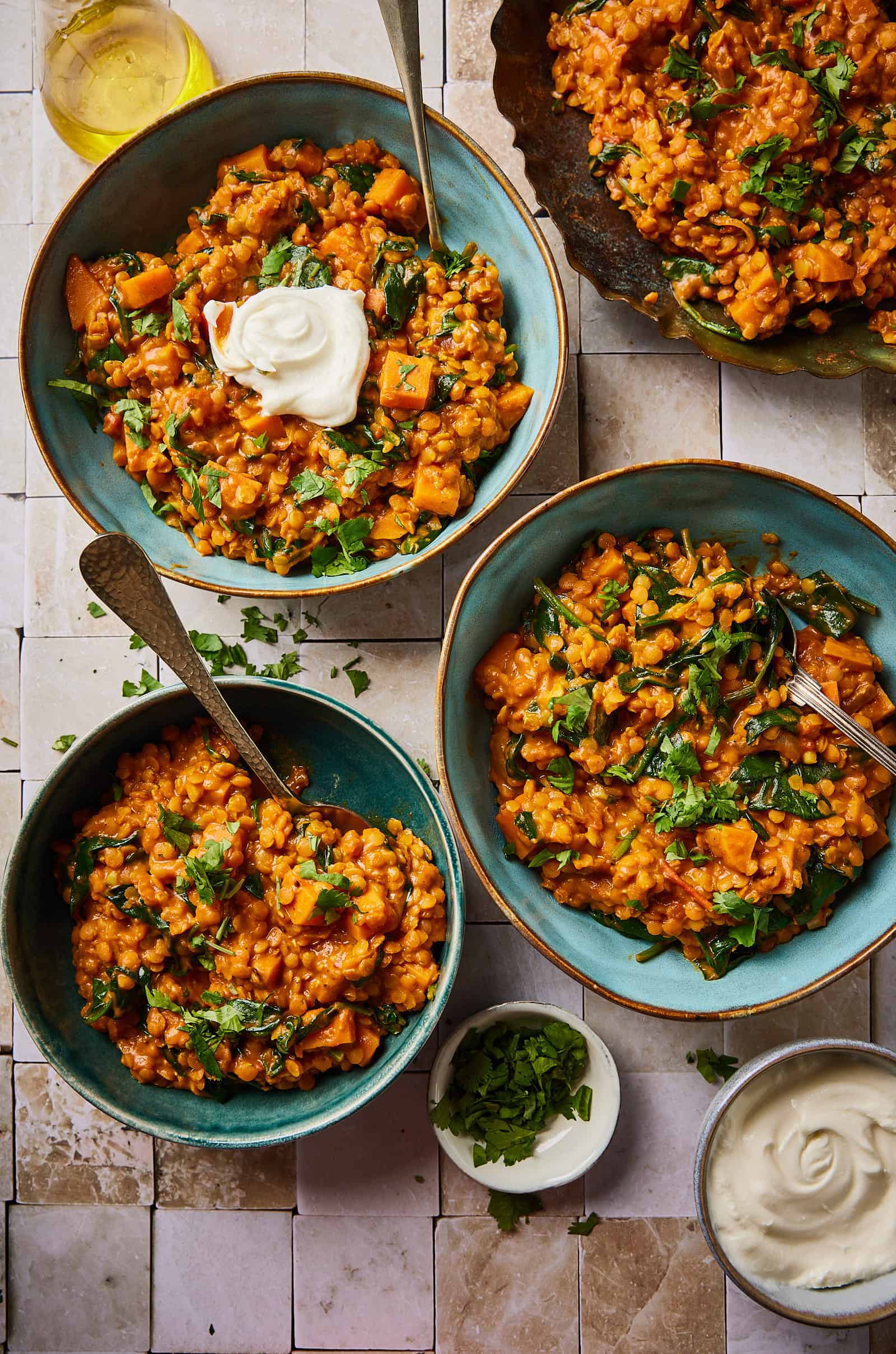 https://insimoneskitchen.com/wp-content/uploads/2024/03/Sweet-potato-and-spinach-dahl-1.jpg?utm_source=chatgpt.com