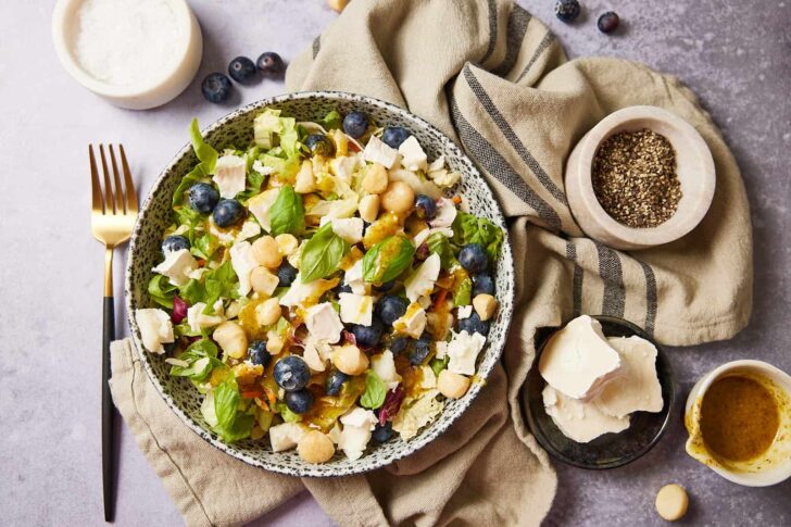 salad with goat cheese