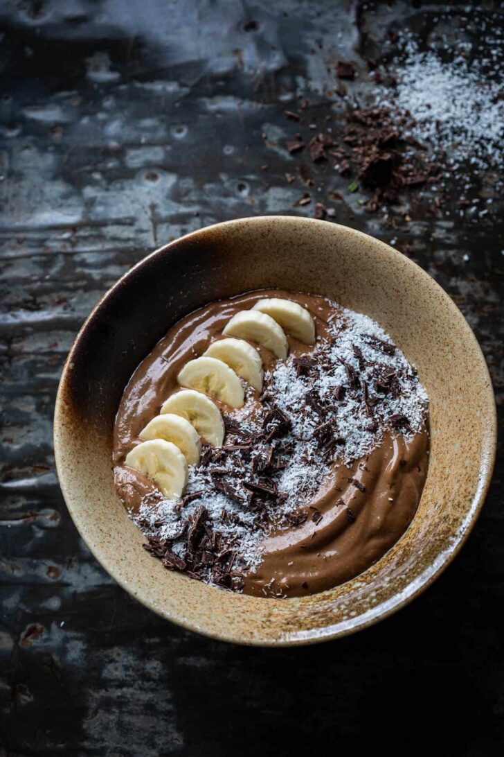 chocolate smoothie bowl