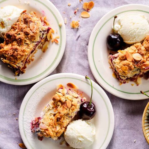 cherry crumble pie