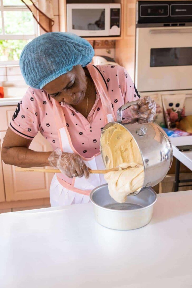 lutgarda making the cake