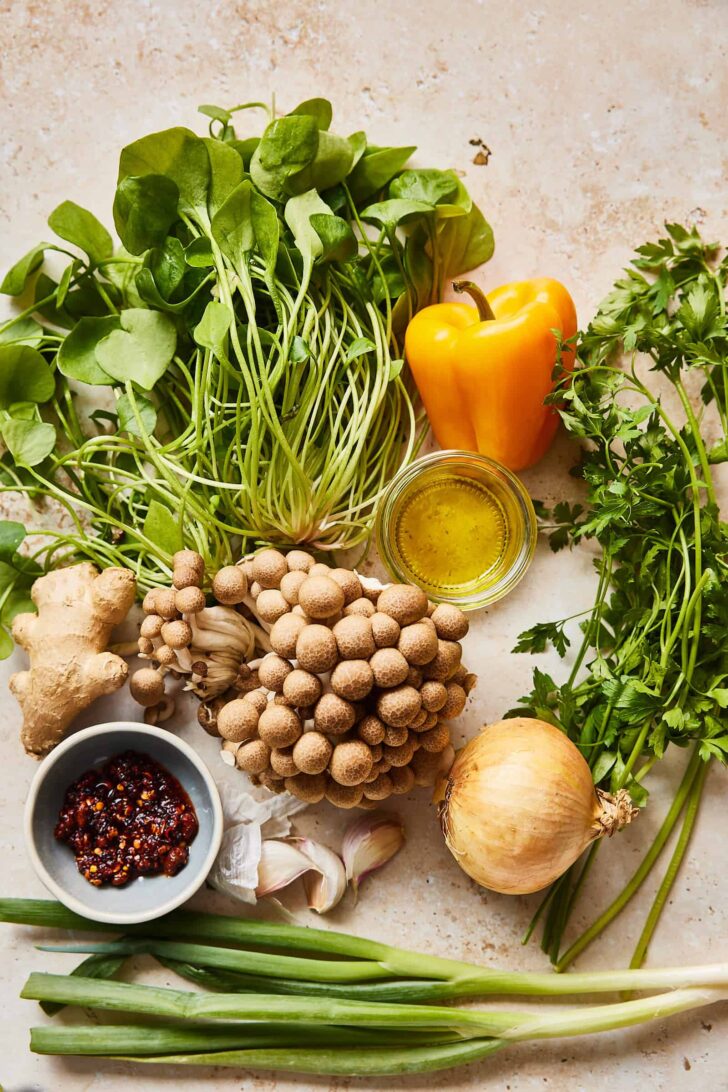 Ingredients for sauteed purslane