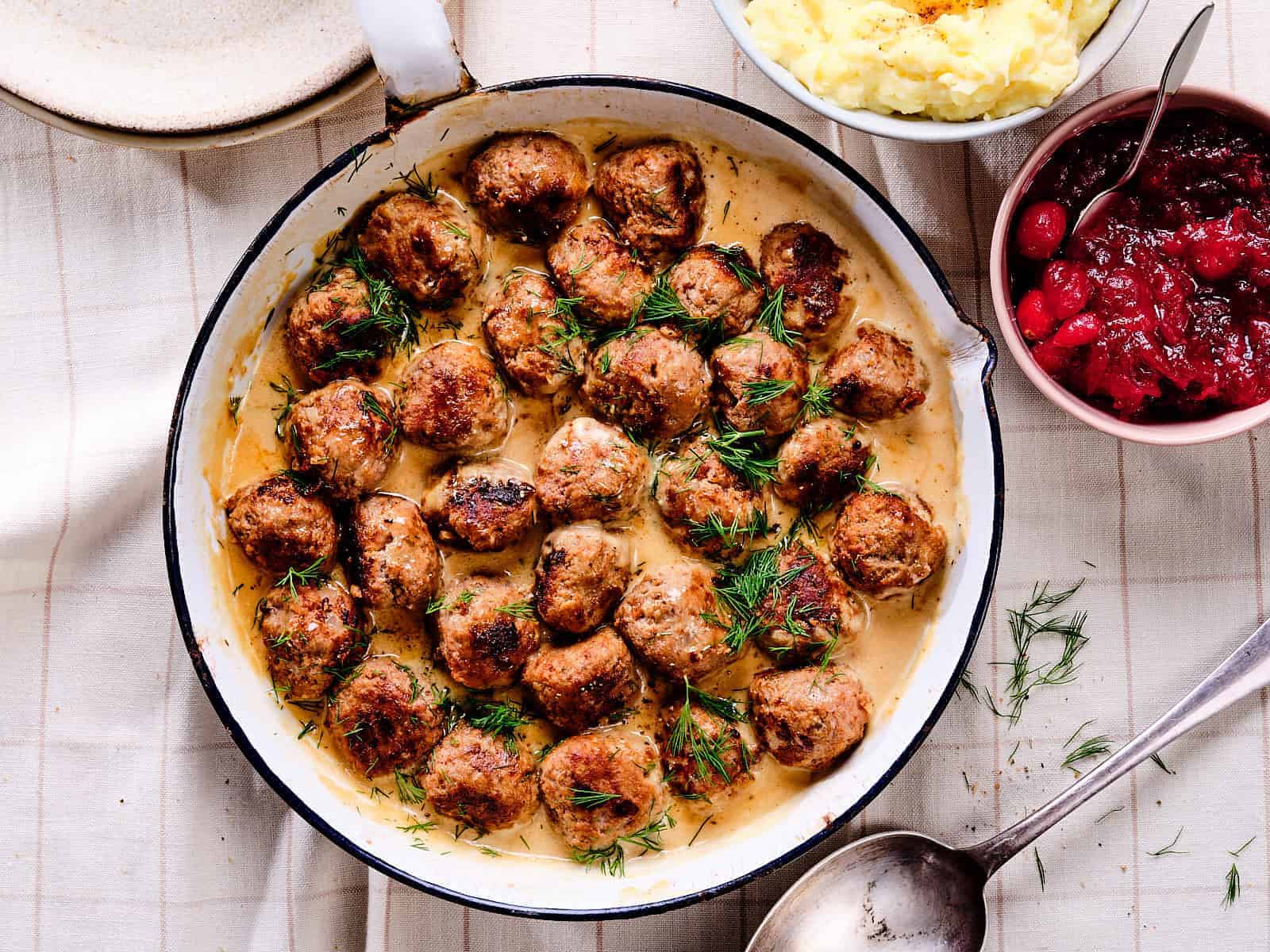 Swedish meatballs (k&ouml;ttbullar)