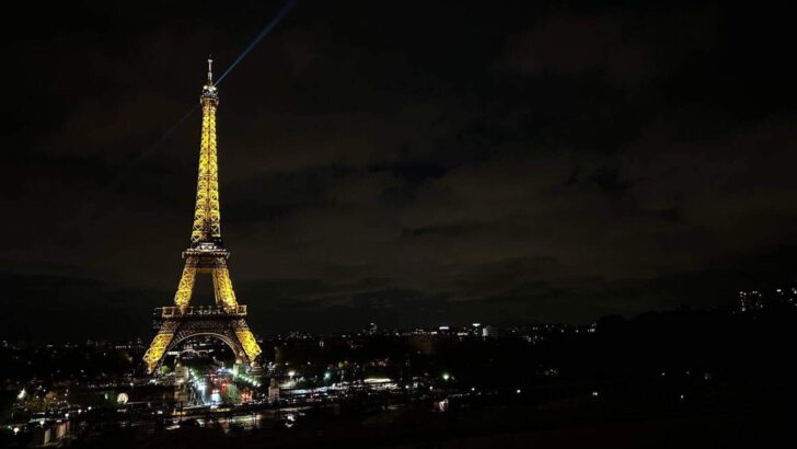 Weekend in Paris Tour eifel by night