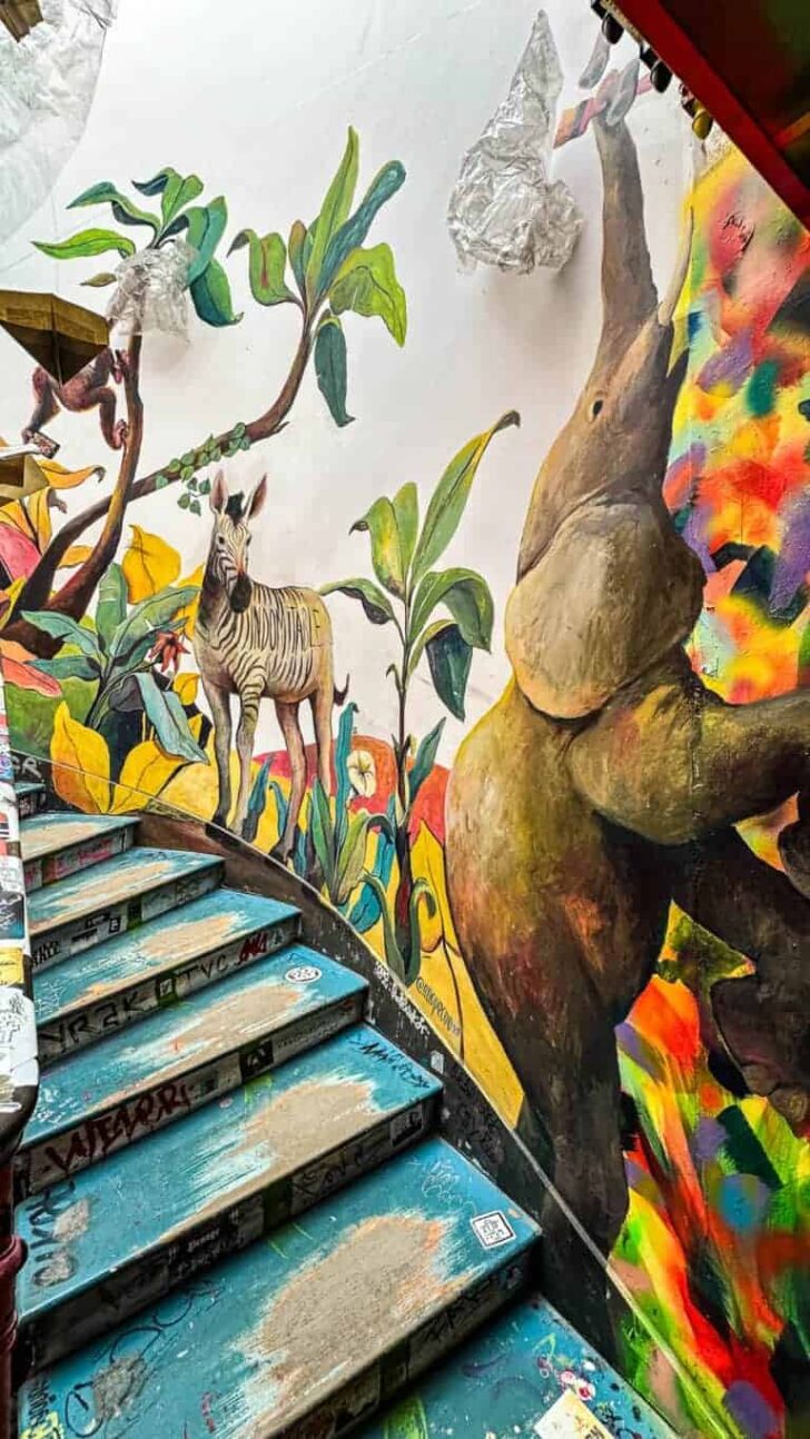 Staircase at rue rivoli