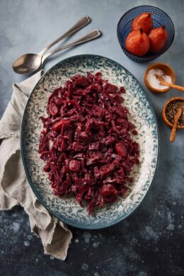 Slow cooker red cabbage