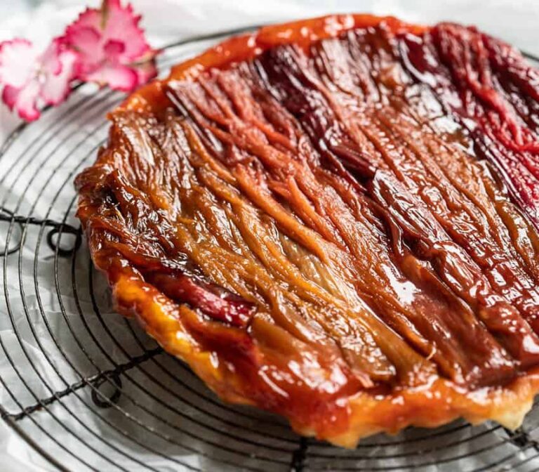 Rhubarb tarte tatin