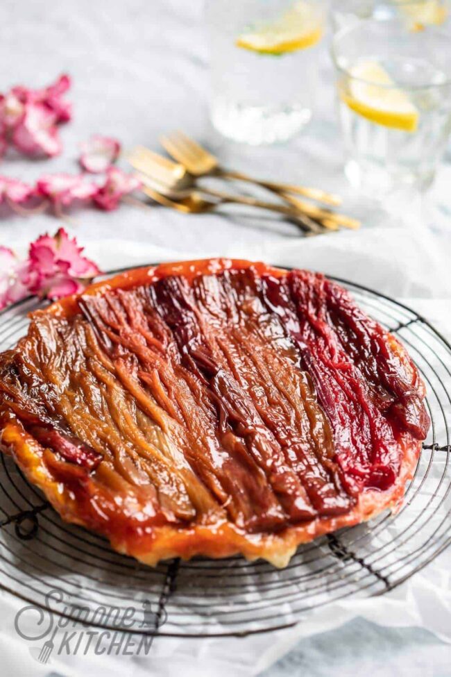 Rhubarb tarte tatin
