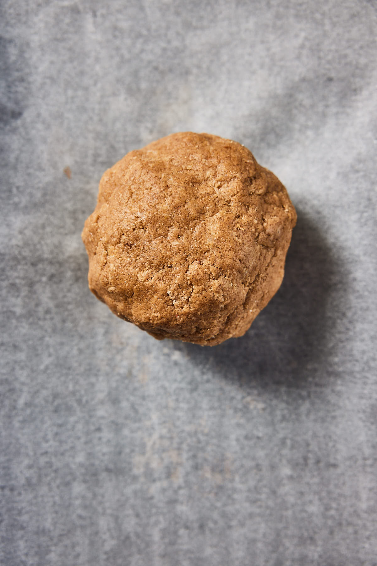 Make the dough for the pepernoten