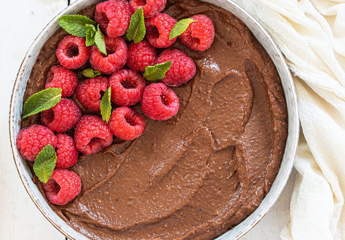 Chocolate mousse with avocado