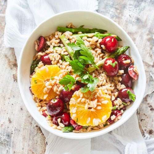 Spelt salad with cherries