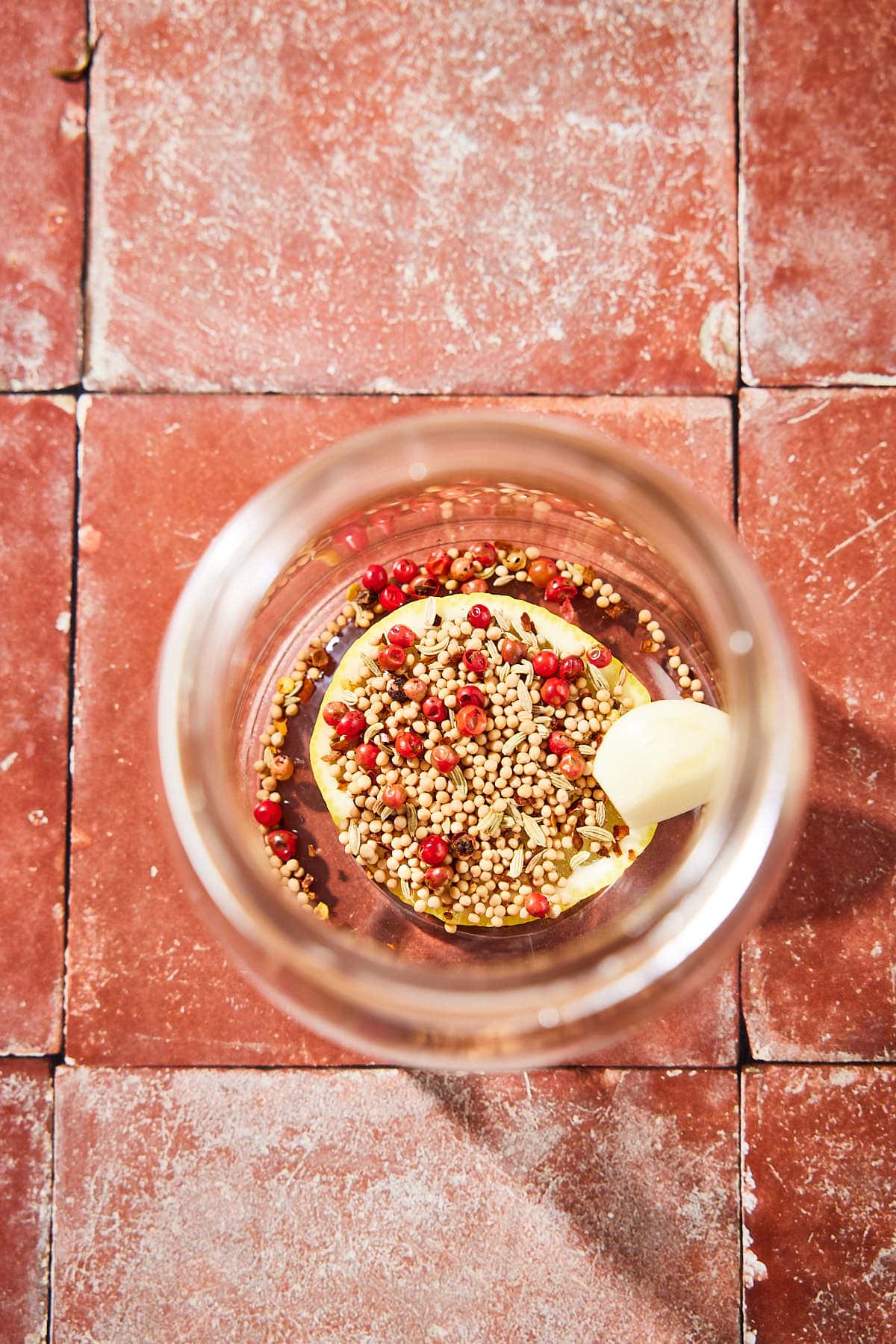 Place the spices in the jar