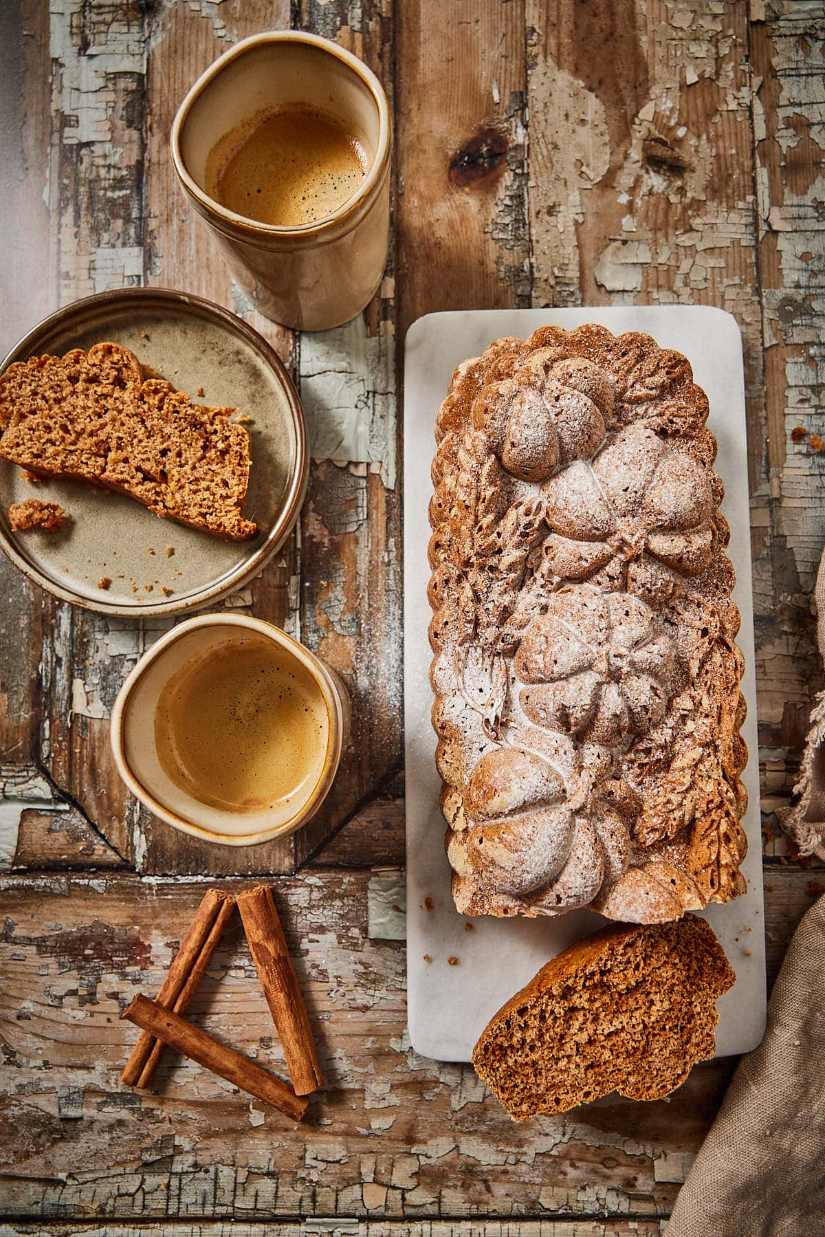 French honey spice cake